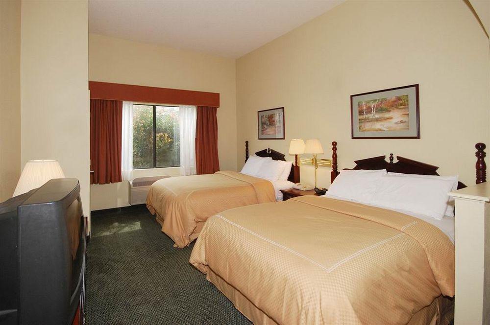 Comfort Bush Intercontinental Airport